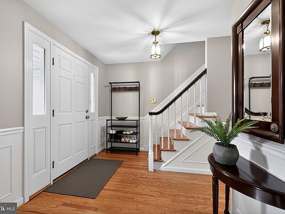 2nd image of 722 Eden Ln