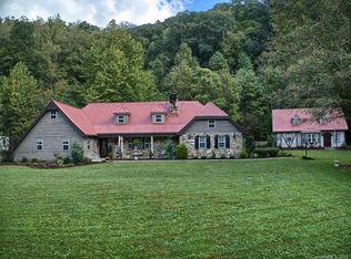 25 Freeman Knolls Dr, Hendersonville, NC 28792