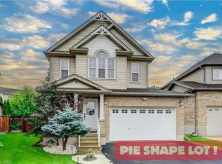 521 Snowdrop Ct, Kitchener, ON N2E 4G4