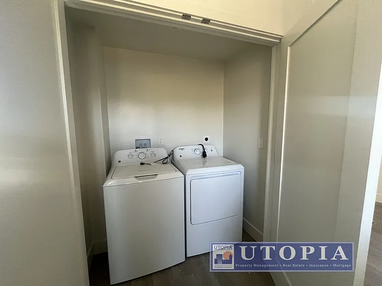 528 Dufour St #A — Photo 16