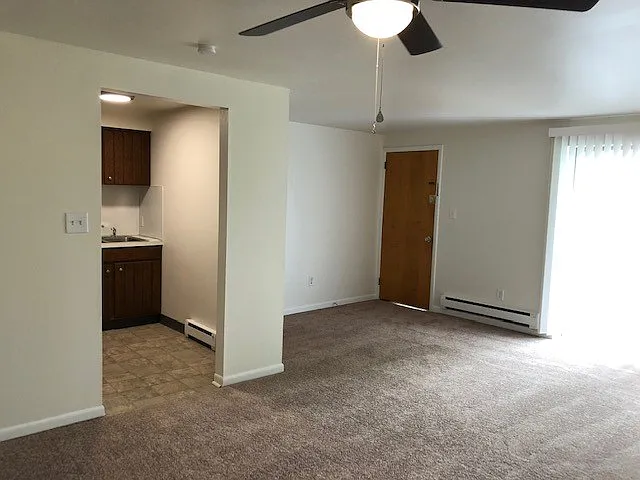 449 Noble St #A — Photo 5