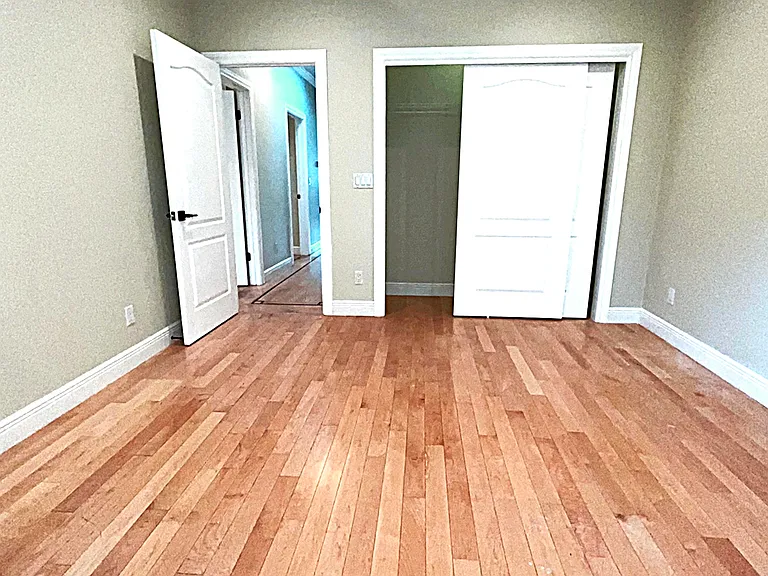 Raymond Ave — Photo 11