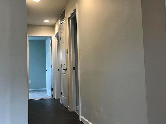 5th image of 2402 Brentnell Blvd