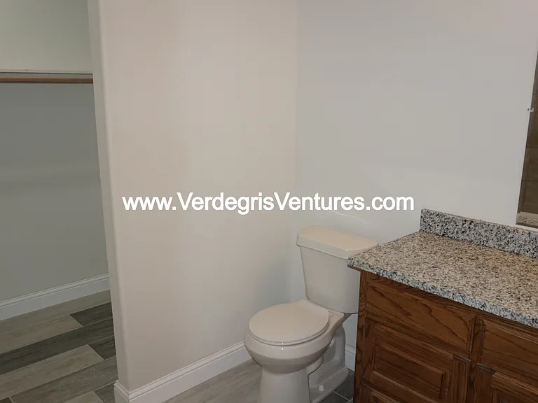 Principal bathroom