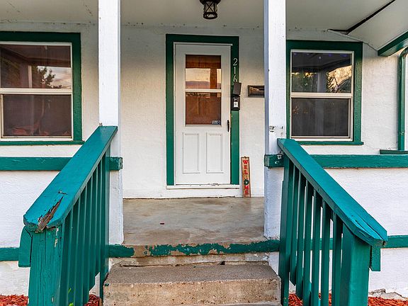 2nd image of 216 Pierce St