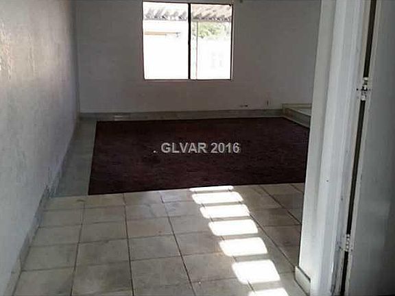 3rd image of 4720 Buena Vista Way
