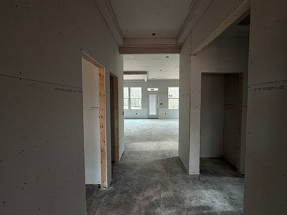 3rd image of 171 Nicholls Dr