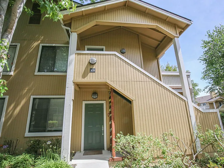 79 Schooner Ct — Photo 1