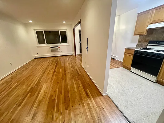 Rented by MQ Realty LLC | media 10