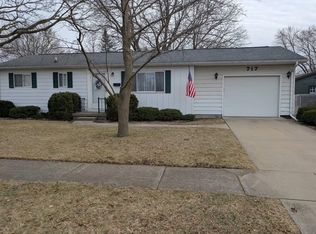 717 Fleetwood Dr, Saginaw, MI 48604