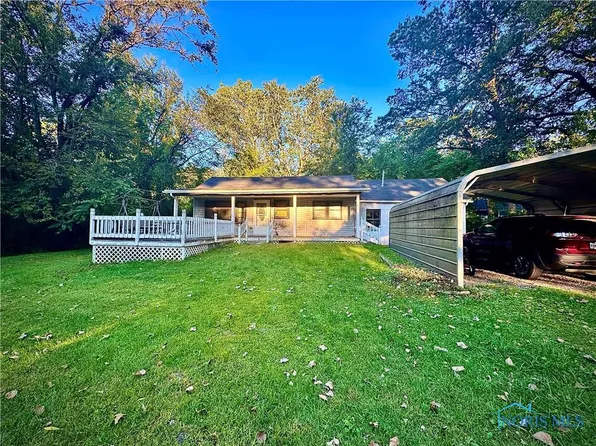 226 Perrine Rd, Holland, OH 43528