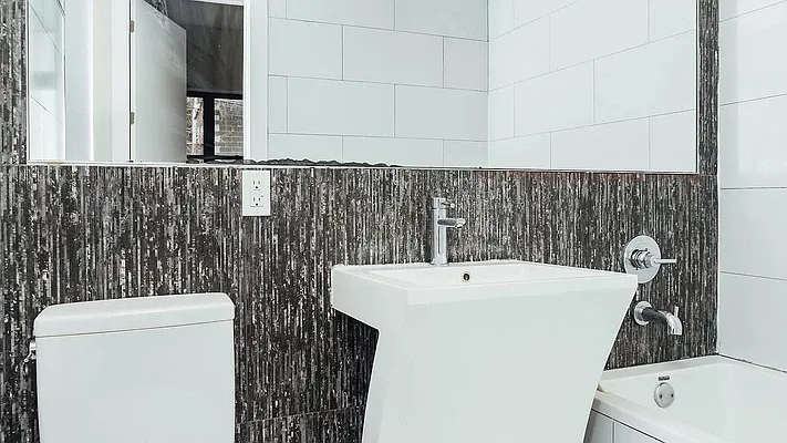 Rented by Lodger Corp | media 8