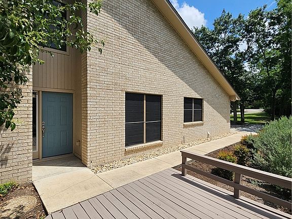 4th image of 3901 Chisholm Trl APT 15