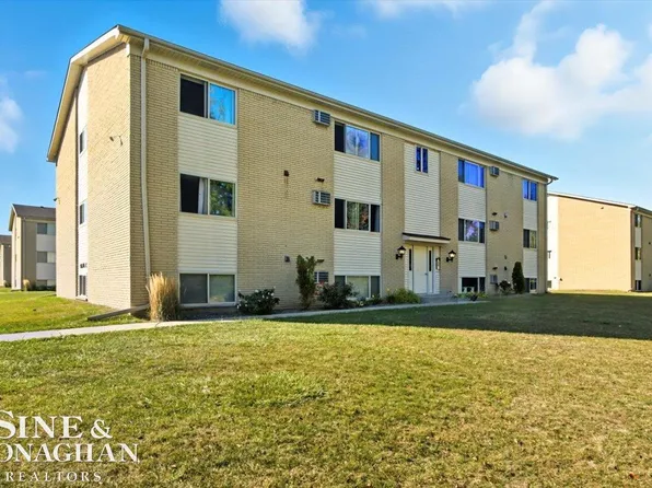 1875 Twelve Michigan Ave #C, Marysville, MI 48040