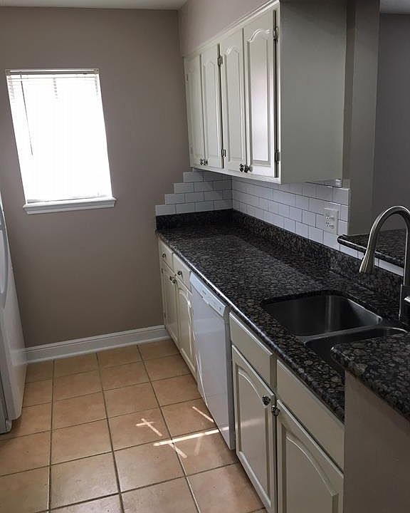 1st image of 847 Wax Myrtle Ln #A