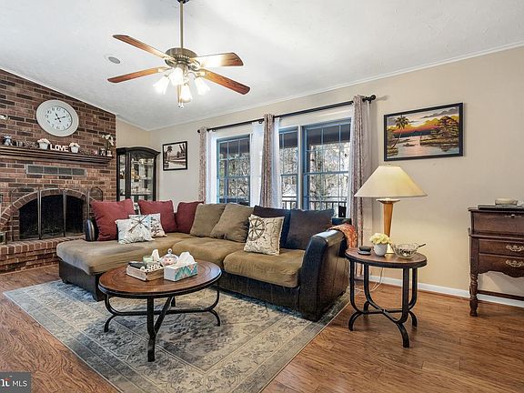 3rd image of 2027 Farragut Dr