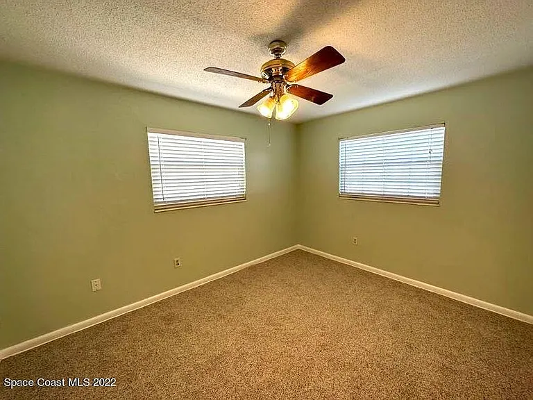 1660 Neptune Dr — Photo 13