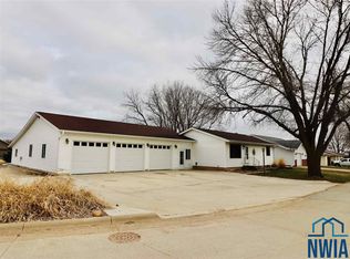 206 Westgate Ave, Anthon, IA 51004