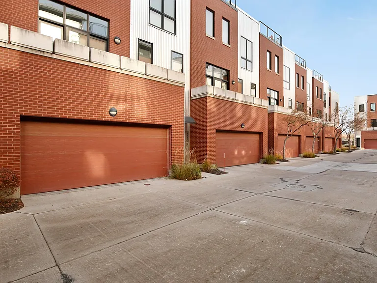 1213 Marcy Plz — Photo 23