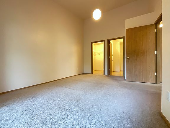 5th image of 17726 12th Ave NE #104