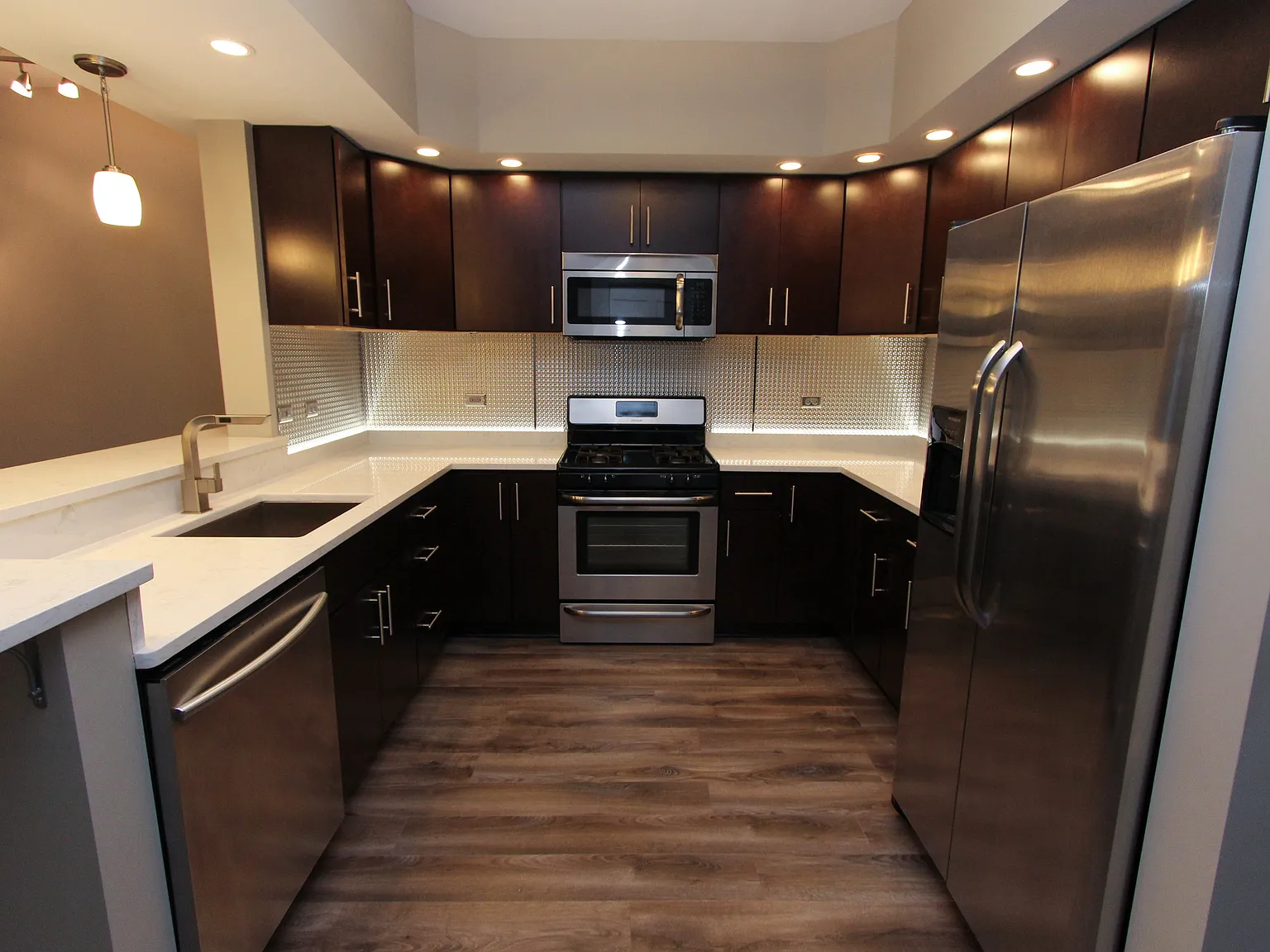 770 Elmwood Apartments — Photo 3