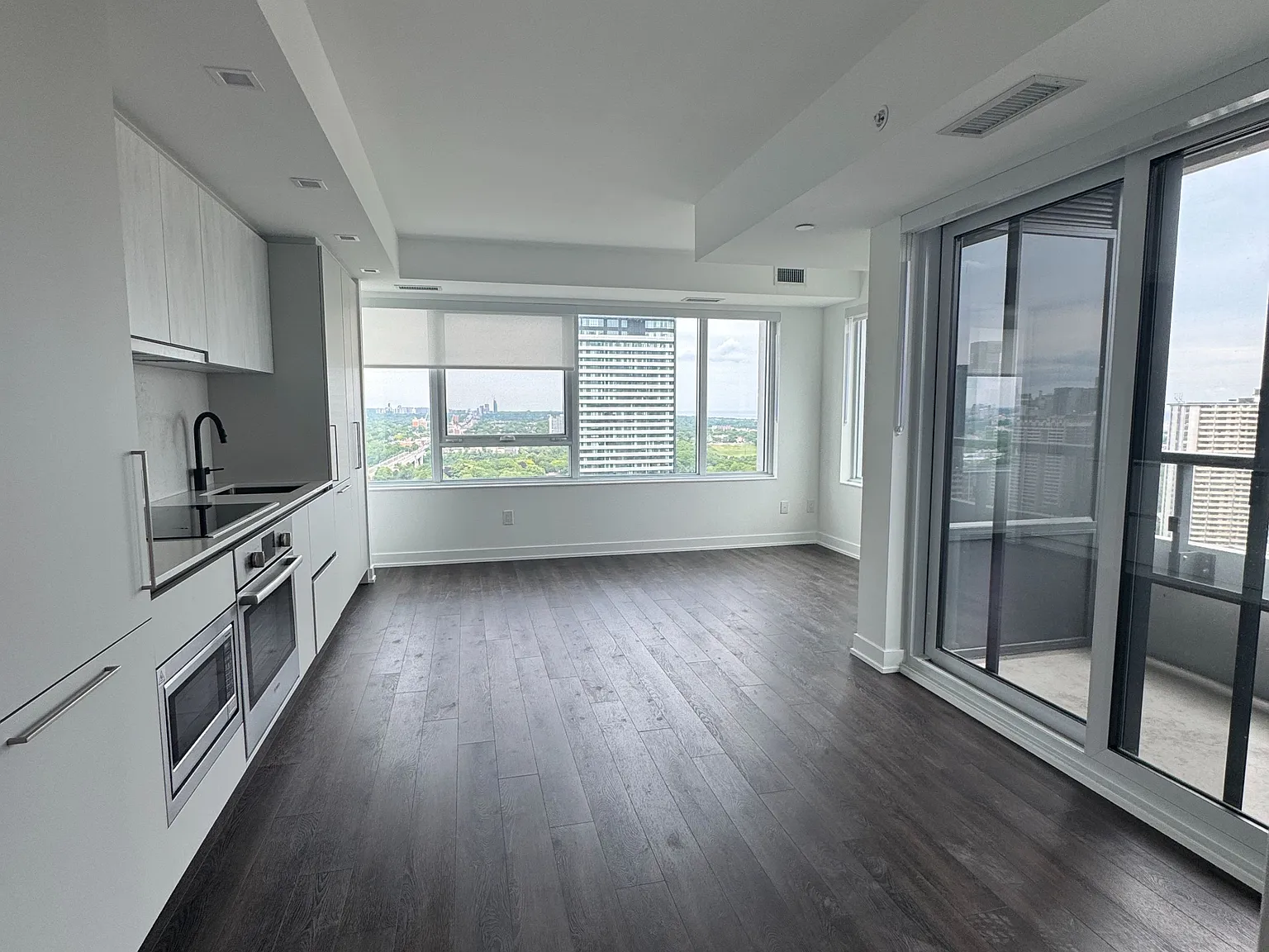 3 bed, $4,190 — Photo 3