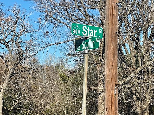 2nd image of 909 Star St
