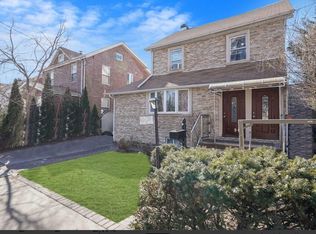 71-12 165th St #B, Fresh Meadows, NY 11365