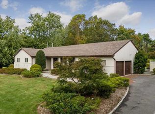 5 Circle Rd, Syosset, NY 11791