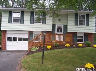 102 Stillwater Dr, East Syracuse, NY 13057