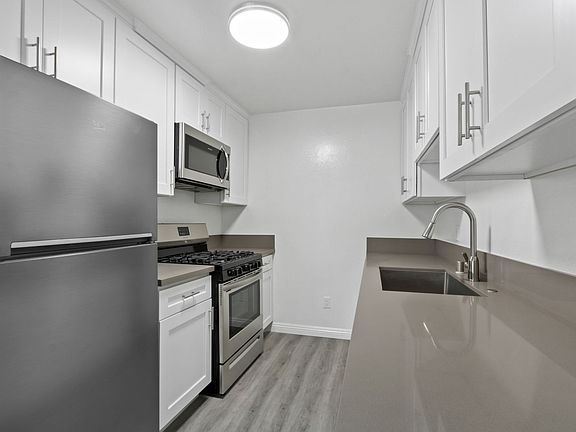 4th image of 3415 McLaughlin Ave #105
