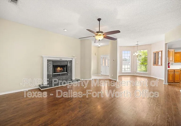 3905 Frisco Cir — Photo 2