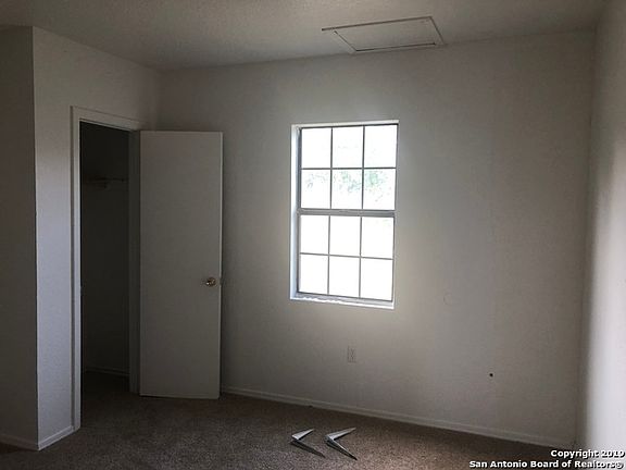 5th image of 1211 W Formosa Blvd
