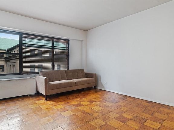 5th image of 77 Livingston St #18B