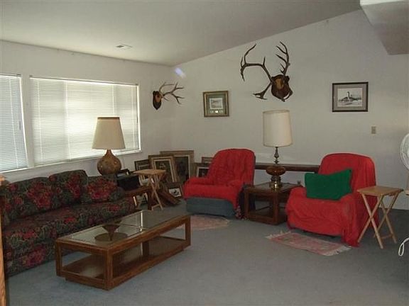 4th image of 11 Piping Rock Ln