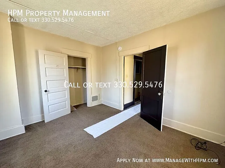 1538 Woodland Ave NW — Photo 7