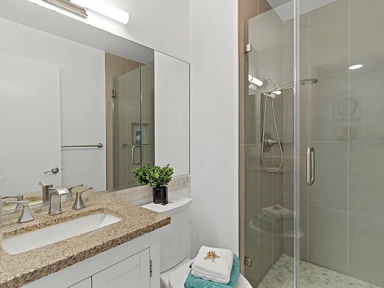 101 2nd St #4 — Photo 8