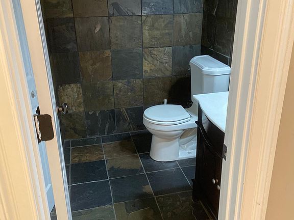 4th image of 864 Lenox Oaks Cir NE