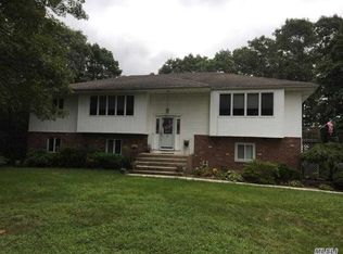 6 Arleigh Ct, East Northport, NY 11731