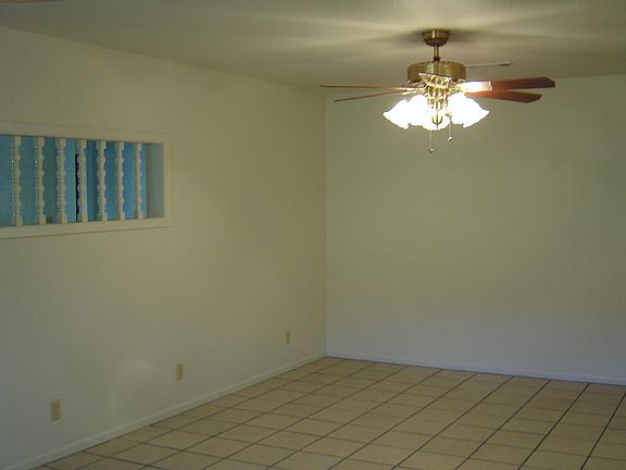 5th image of 104 N Vandeveer St