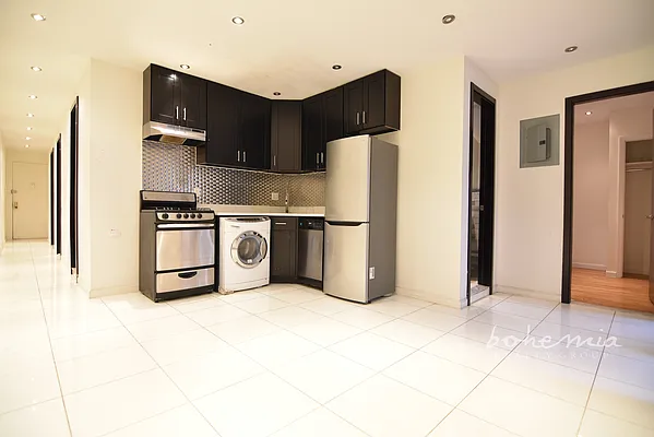 Rented by Bohemia Realty Group | media 7