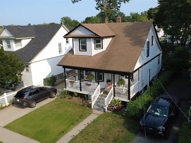 55 Henry St — Photo 4