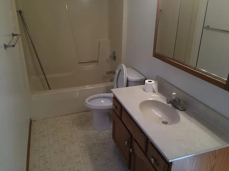1406 Sturdy Rd — Photo 3