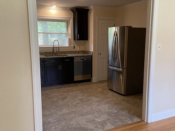 3rd image of 108 Robin Ln