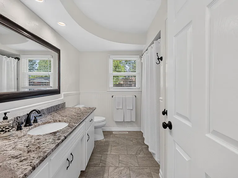 2030 E Greenwood St — Photo 14