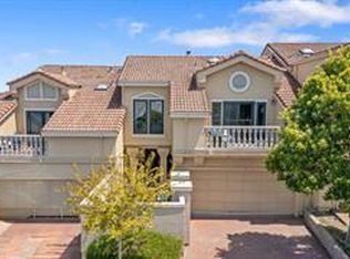 11 Mayflower Ln, San Carlos, CA 94070