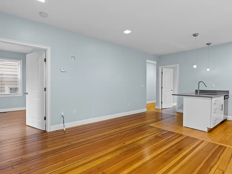 18 Trenton St — Photo 8