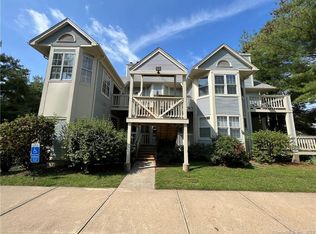75 Redwood Dr UNIT 604, East Haven, CT 06513