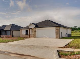 5634 W Mangrove St, Springfield, MO 65802