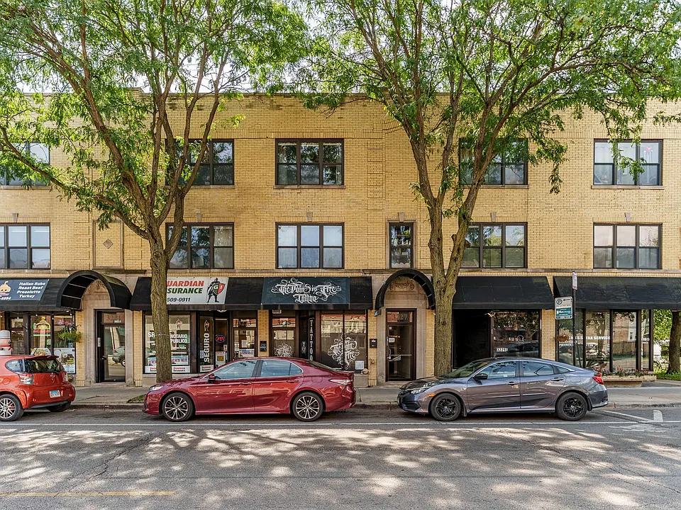 3227 W Montrose Ave #DUPS